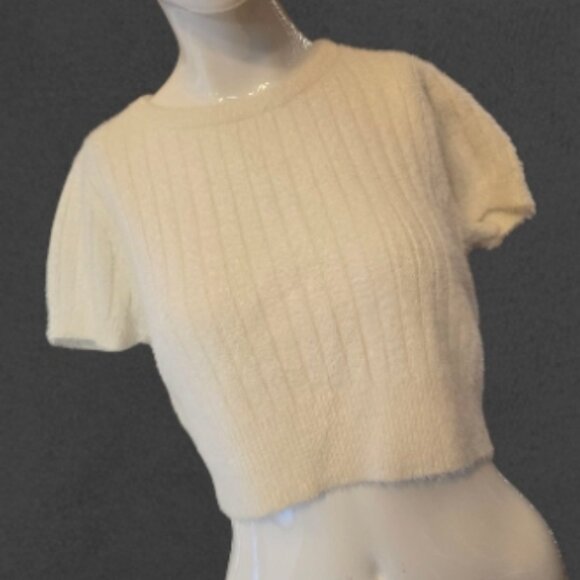 KENDALL & KYLIE Cropped Cream Off White Short Sleeve sz XS - Picture 2 of 5